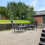 Vakantiehuis Spacious Pool House - By Traum