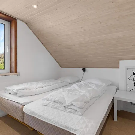 Vakantiehuis Spacious Pool House - By Traum *